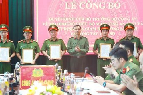 Công bố quyết định của Bộ trưởng Bộ công an về kiện toàn Công an tỉnh Bắc Giang