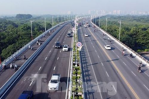 'Điểm nóng' Vĩnh Tuy hết cảnh căng như dây đàn trong giờ cao điểm