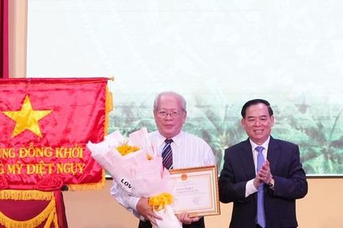 Bến Tre khen thưởng nhiều tập thể, cá nhân tiêu biểu, xuất sắc