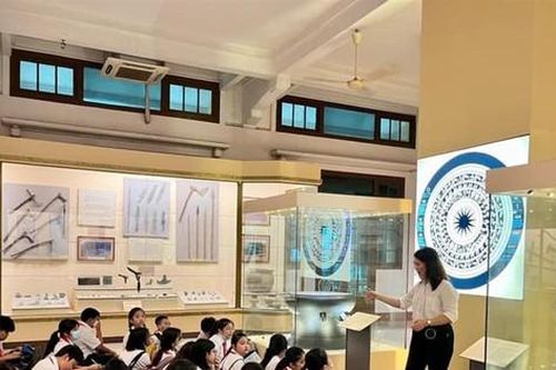 Môn Lịch sử chương trình giáo dục phổ thông mới: Đẽo cày giữa đường?