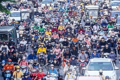 Đường Hà Nội tắc 'nghẹt thở' trong ngày làm việc cuối trước nghỉ lễ 2/9