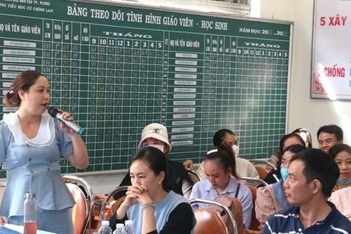 Chuyển công tác nữ giáo viên bị phụ huynh phản đối giảng dạy