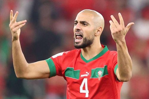 MU hỏi mượn Amrabat, cái kết phũ phàng
