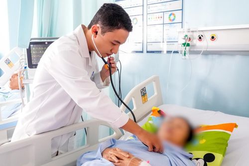6 giờ phẫu thuật, cứu sống bệnh nhân bị kẹt van nhân tạo do huyết khối