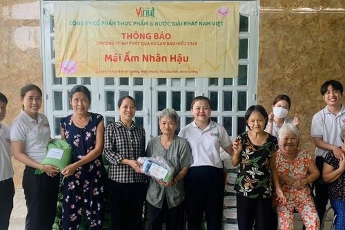 Công ty Nam Việt tặng 6.000 phần quà cho người có hoàn cảnh khó khăn