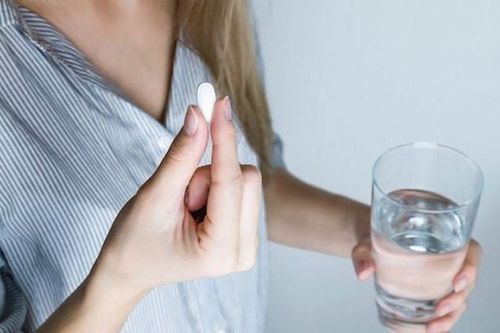 Nữ sinh suýt chết vì uống thuốc phá thai mua trên mạng