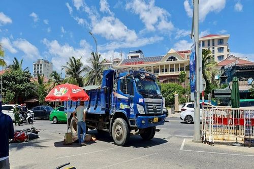 Kỷ luật nhân viên pháp y ngăn cản xe đưa thi thể về quê