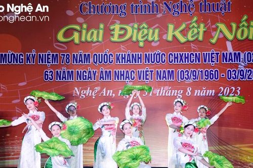 Chương trình nghệ thuật 'Giai điệu kết nối' chào mừng Tết Độc lập
