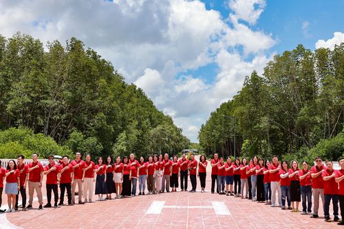 VietnamPlus: Về Nguồn nơi 'đất biết nở, rừng biết đi và biển sinh sôi'