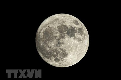 Người dân nhiều nước châu Á chiêm ngưỡng Siêu Trăng lớn nhất trong năm