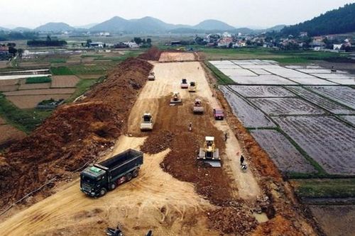 Phú Yên: Chủ tịch tỉnh yêu cầu dừng khai thác mỏ cát Công ty Huy Phú