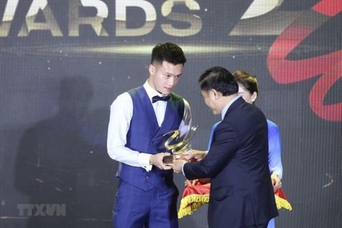 Tôn vinh cá nhân, tập thể có thành tích xuất sắc tại V-League 2023