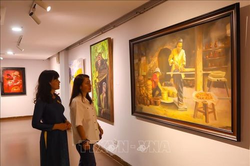 Lan tỏa 'sức sống mới' qua các tác phẩm tranh vẽ