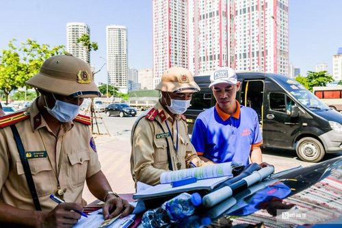Hà Nội: Xử lý nhiều tài xế đón khách sai quy định dịp nghỉ lễ 2/9