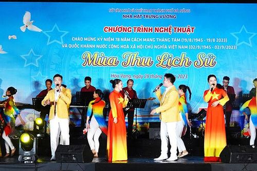 Đà Nẵng: Đặc sắc chương trình 'Mùa thu lịch sử' của Nhà hát Trưng Vương dịp lễ 2/9