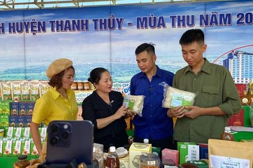 Phiên chợ OCOP 4.0 tại vùng Đất Tổ