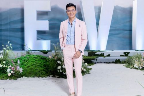 Hiếu Nguyễn thấy làm host Miss Earth VN 2023 áp lực hơn đóng phim