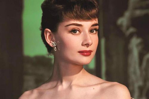 Mở khóa bí quyết làm đẹp của huyền thoại nhan sắc Audrey Hepburn