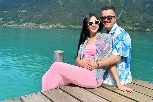 Sao nữ thông báo mang thai, chọn đúng dịp đặc biệt của chồng để công bố