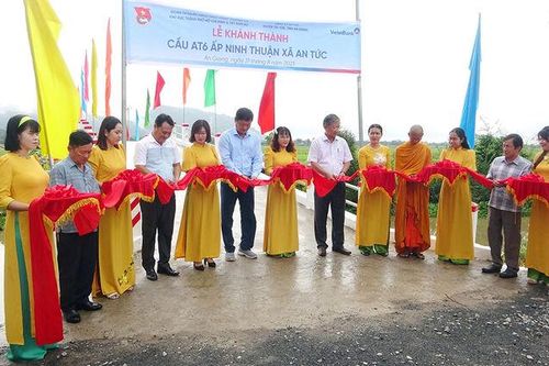 Khánh thành cây cầu kết nối 'Thốt nốt trái tim' ở huyện Tri Tôn