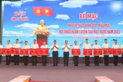 Vùng 4 Hải quân: Bế mạc Hội thi tàu chính quy, mẫu mực và Hội thao huấn luyện tàu mặt nước