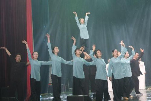 Vang mãi bài ca Tổ quốc