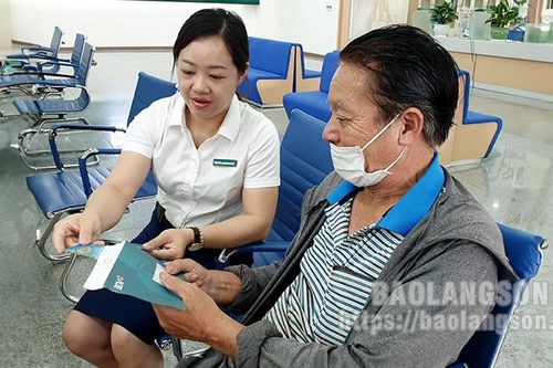 Hiệu quả từ Mô hình điểm Chi trả trợ cấp không dùng tiền mặt ở thành phố Lạng Sơn