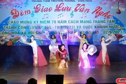 Giao lưu văn nghệ chào mừng Quốc khánh 2/9
