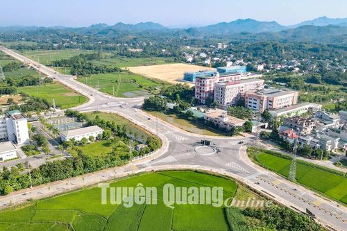 Cận cảnh trước giờ thông xe kỹ thuật tuyến đường trục phát triển đô thị