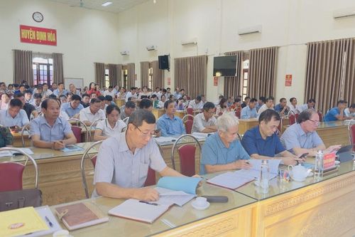 Phổ biến các quy định về dân chủ ở cơ sở