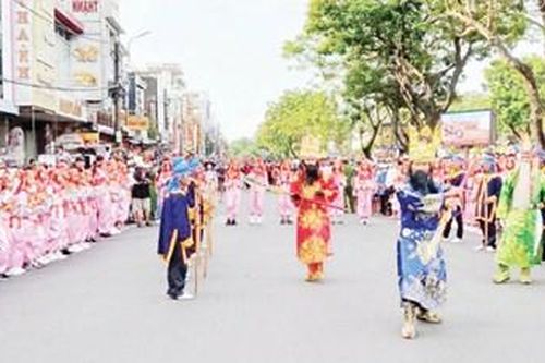 Đi tìm dấu tích văn hóa địa phương