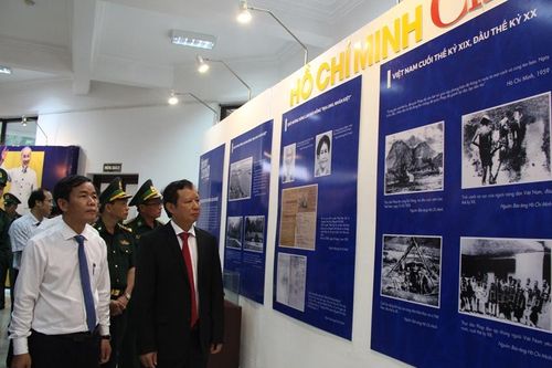 Giới thiệu hơn 200 hình ảnh, tài liệu và hiện vật phác họa chân dung Chủ tịch Hồ Chí Minh
