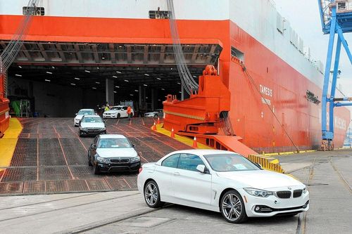 Thị trường ô tô Việt Nam tháng 8: Xe lắp ráp tăng trưởng mạnh, xe nhập 'hụt hơi'