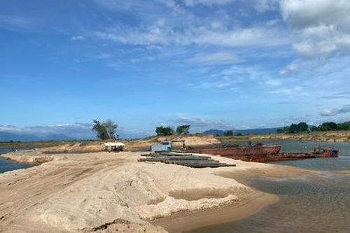 Doanh nghiệp khai thác cát ở Phú Yên gặp khó