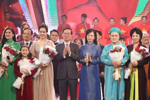 Việt Nam vững bước trên con đường độc lập dân tộc và chủ nghĩa xã hội