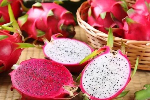 Ăn thanh long đỏ hay trắng tốt hơn?