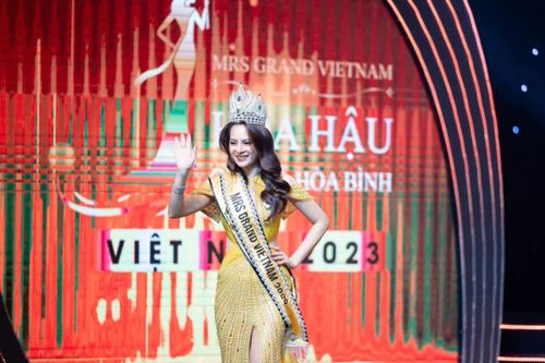Đoàn Thị Thu Hằng nói gì sau đăng quang Hoa hậu Quý bà Hòa bình Việt Nam 2023?