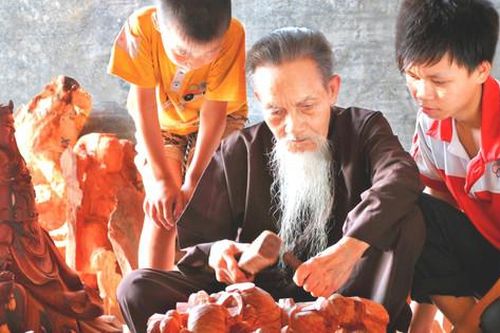 Làng gỗ Vân Hà khởi sắc