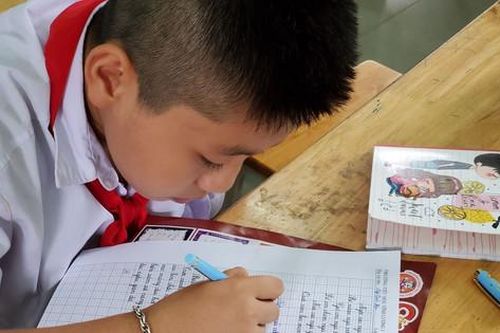 Phát động cuộc thi 'Chữ đẹp tuổi thơ' lần thứ nhất