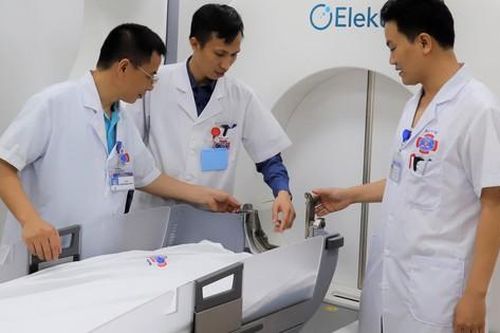 Đau đầu, chóng mặt, đi khám nam thanh niên phát hiện khối u máu tại não