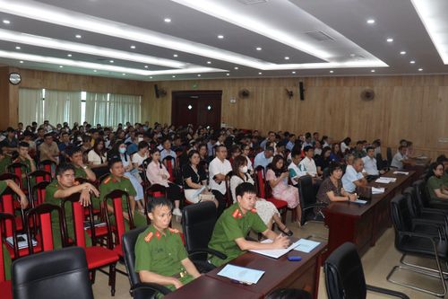 Nâng cao hơn nữa hiệu quả công tác quản lý người nước ngoài
