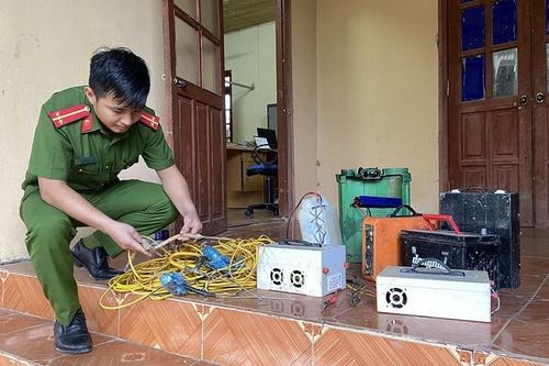 Shopee, Lazada đã gỡ bỏ sản phẩm 'máy kích giun' ra khỏi các gian hàng