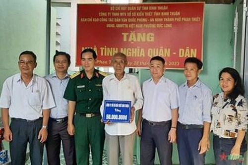 Niềm vui đón Tết Độc lập trong những ngôi nhà mới