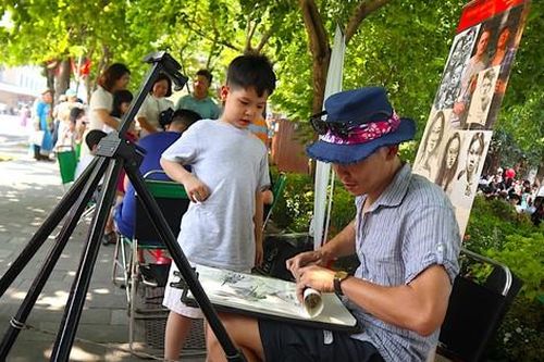 Những người lao động không nghỉ lễ 2/9 ở Thủ đô