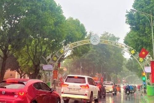 Nhiều người phải 'quay xe', bể kèo đi chơi dịp 2/9 vì... ông trời