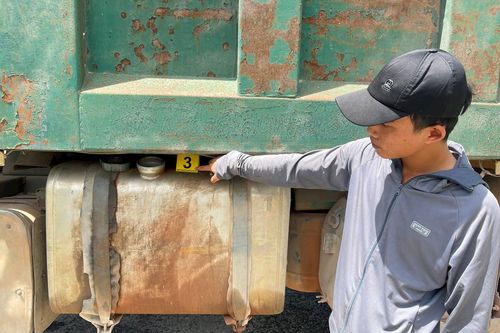 Trộm dầu của các phương tiện đỗ dọc đường