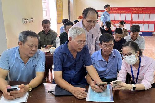 Đưa công nghệ số tới người nghèo