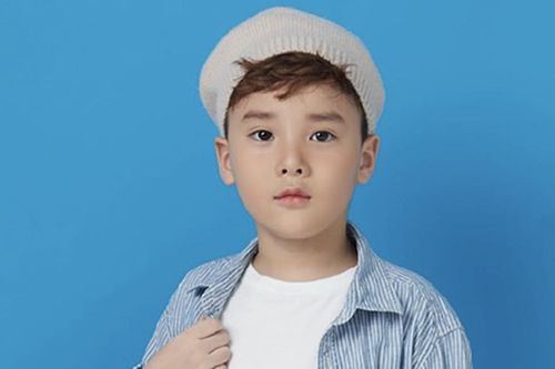 Mẫu nhí học trò Xuân Lan đắt show dù mới 5 tuổi