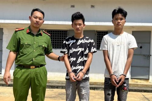 Cướp giật túi xách của cô gái, 2 thanh niên vào nhà nghỉ lẩn trốn