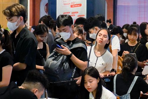 Chen nhau vào trung tâm thương mại ăn trưa ngày đầu nghỉ lễ Quốc khánh